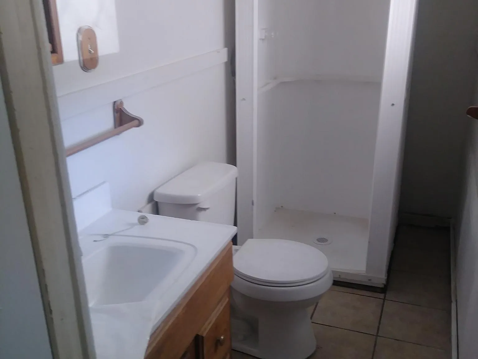 3 bed, 1500 sqft, $1,000 — Photo 2