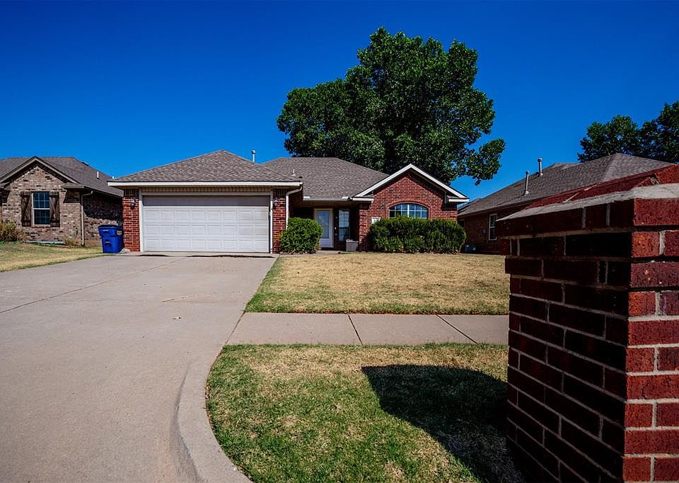 1st image of 516 S Castle Ridge Ln