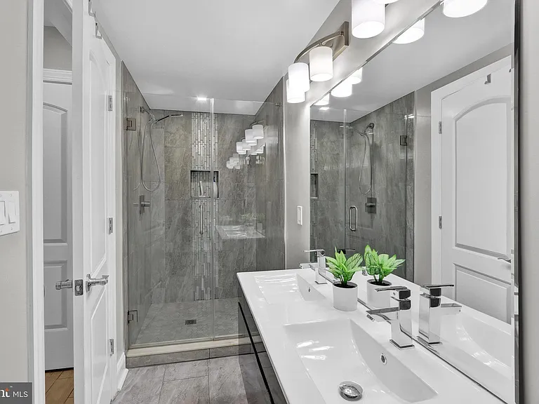 1167 Morse St NE #B1 — Photo 13