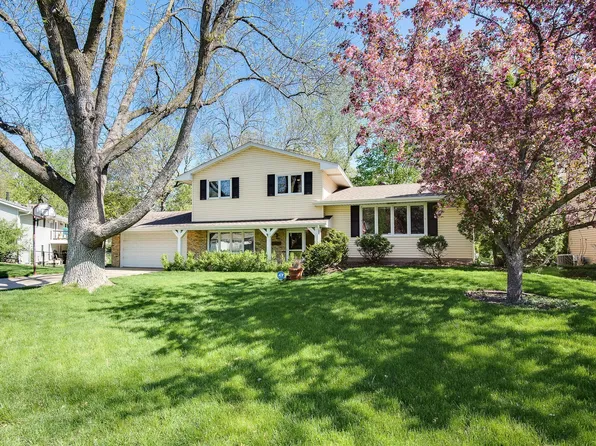 10110 40th Ave N, Plymouth, MN 55441