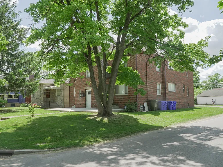 65 N Brinker Ave — Photo 17