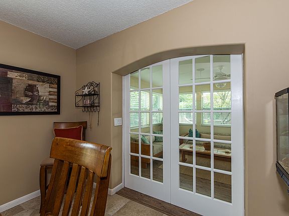 2nd image of 301 Trade Wind Ln