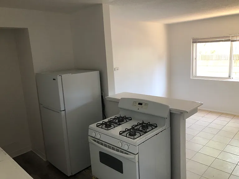 1760 Henderson Ave #5A — Photo 4
