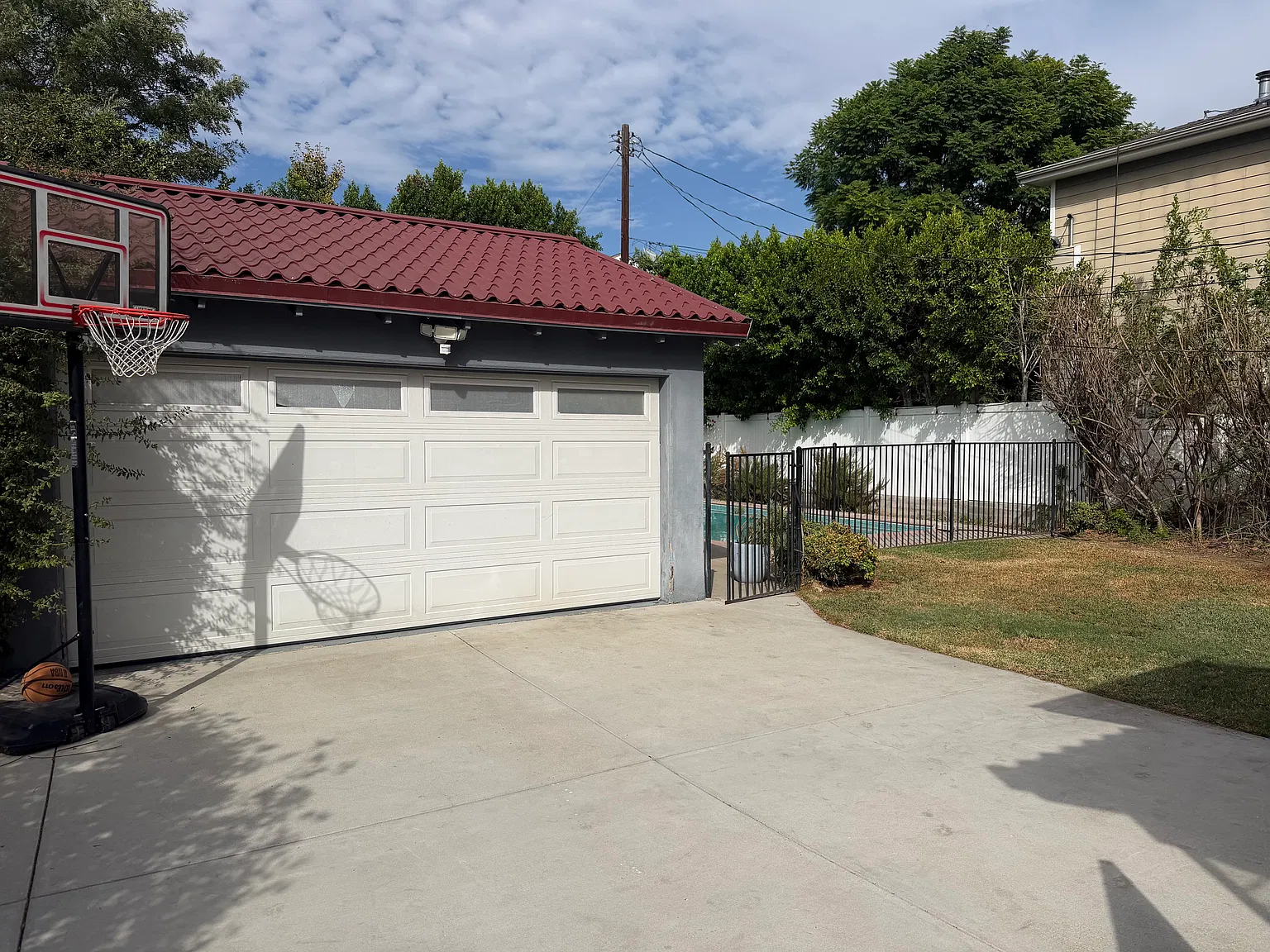2 bed, 930 sqft, $4,000 — Photo 3