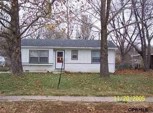 7548 Valley Rd, La Vista, NE 68128