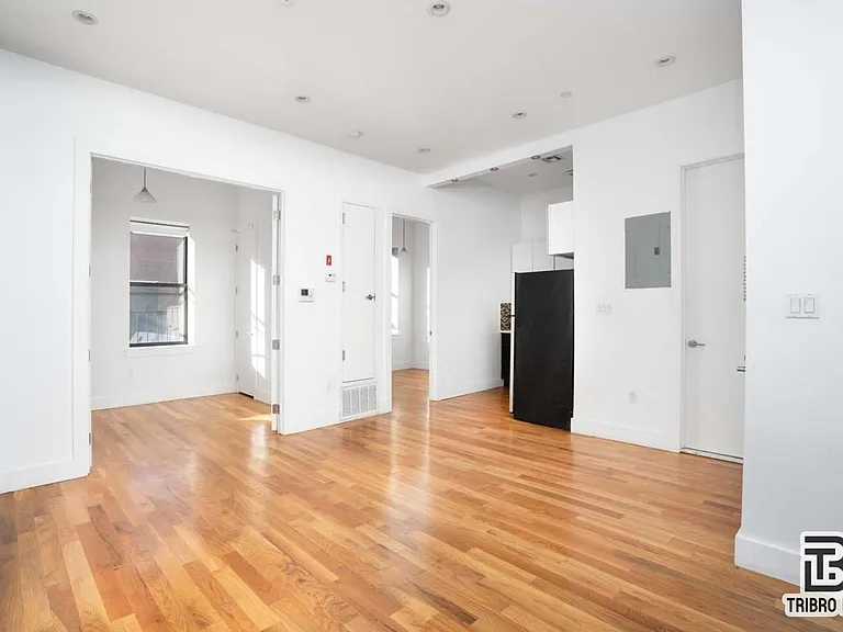 212 Crown St #3B — Photo 3