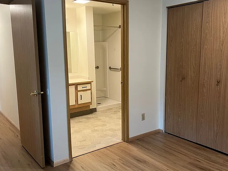 975 Aberdeen Ave NE #B102 — Photo 13