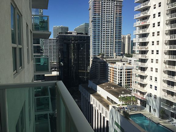 4th image of 186 SE 12th Ter APT 1806