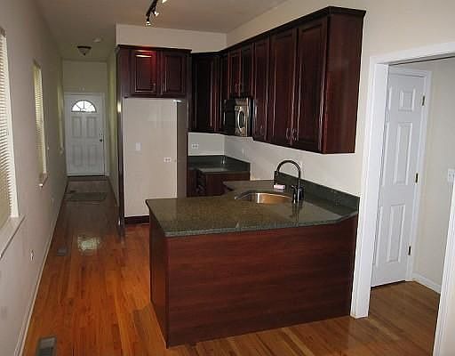 1st image of 7722 S Crandon Ave