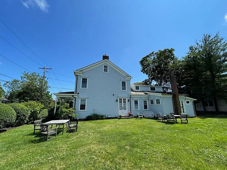475 Youngs Ave #C — Photo 11