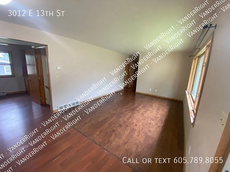 3012 E 13th St — Photo 5