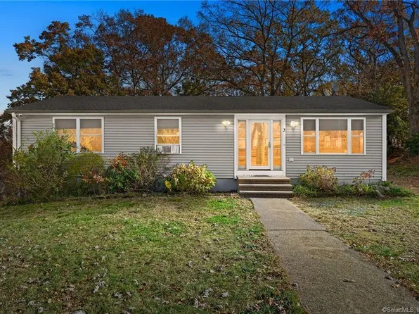 3 Crestview Drive, Montville, CT 06382
