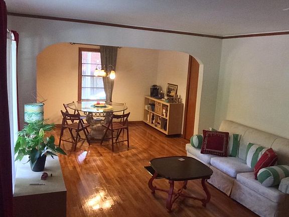 4th image of 1078 Helen St