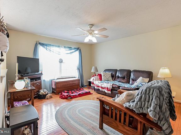 5th image of 28972 Dandelion Dr