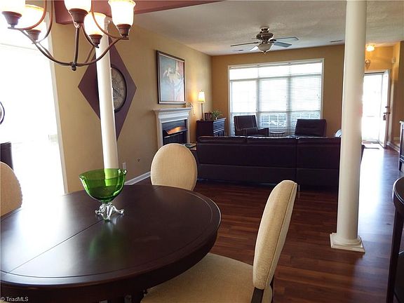 4th image of 2303 Meadow Gate Dr