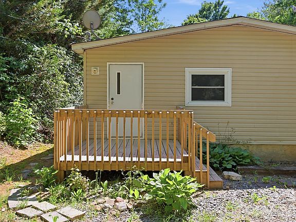 2nd image of 25 Glenn Lance Ln