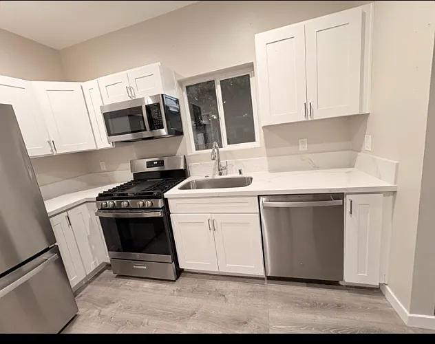 4 bed, 1200 sqft, $3,300 — Photo 2