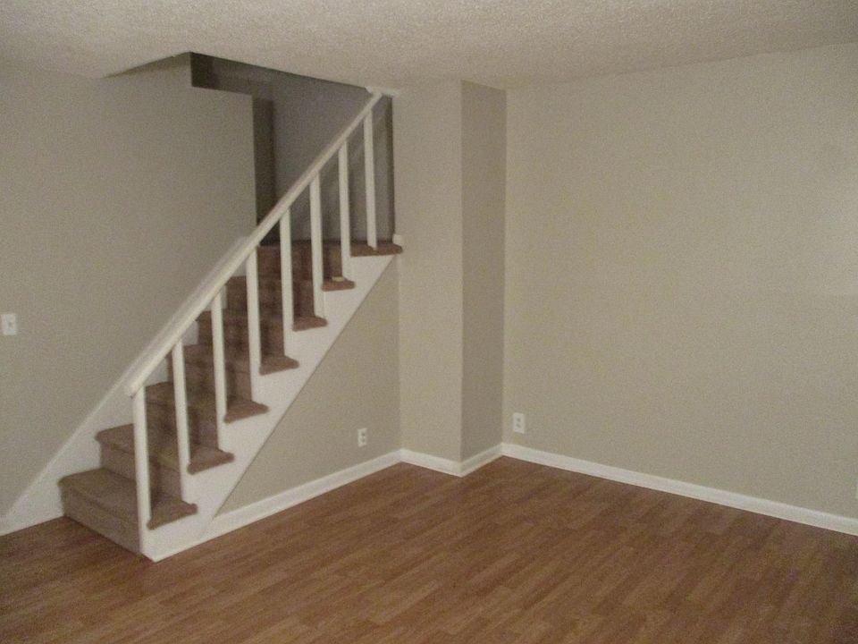 2nd image of 1418-1420 Bradyville Pike