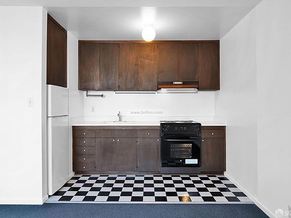 2nd image of 2221 Gough St #102