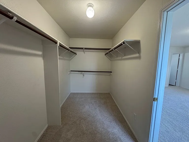 1204 Bristol Dr — Photo 12