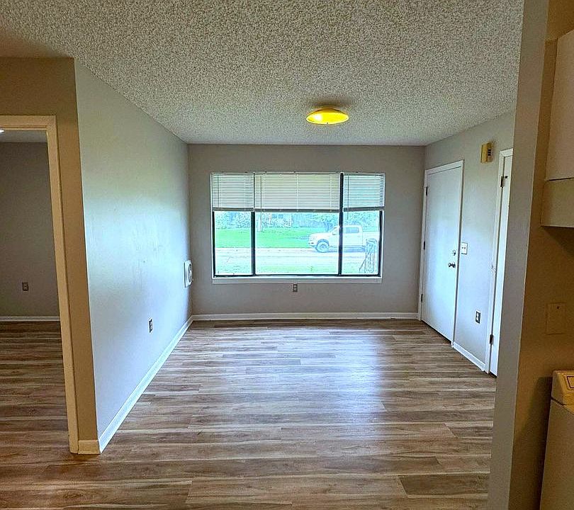 1st image of 2619 W 15th St N #201