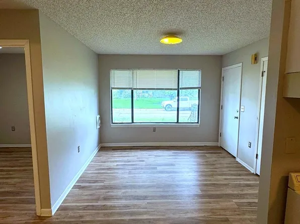 2619 W. 15th St. N., 2619 W 15th St N #201, Wichita, KS 67203