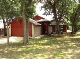 524 Inwood Rd, Azle, TX 76020