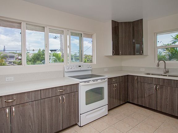 3rd image of 1530 Piikea St #1