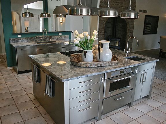 3rd image of 3306 Birchwood Dr
