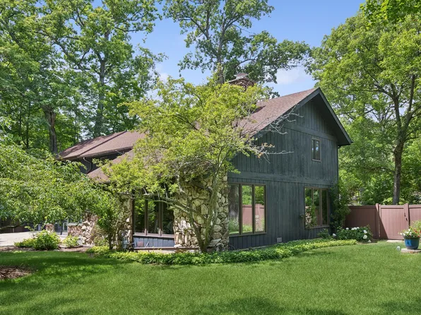 14522 W Mayland Villa Rd, Lincolnshire, IL 60069