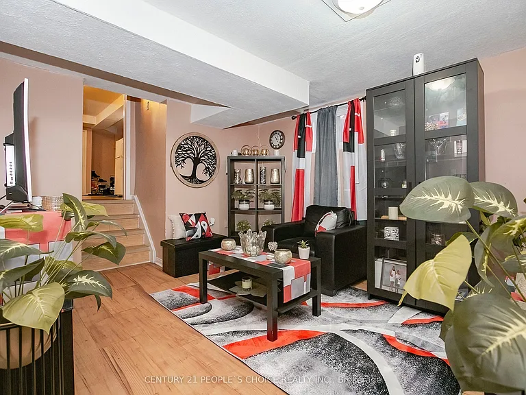 106 Winterfold Dr #LOWER — Photo 5