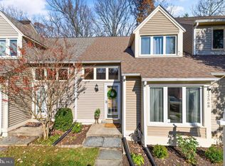 12568 Garland Tree Ct, Fairfax, VA 22033
