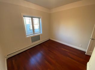 2567 36th St #3F, Astoria, NY 11103