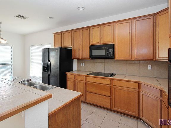 4th image of 41252 New Orleans Dr