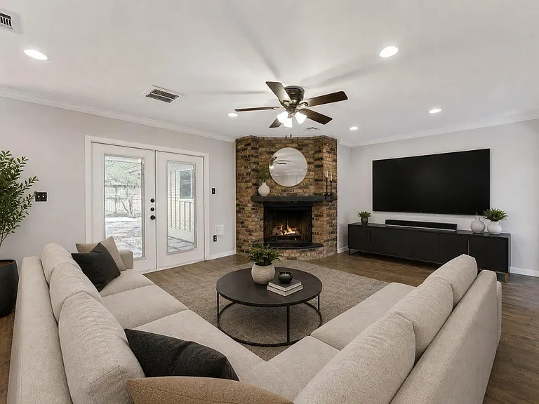 614 Bendwood Dr — Photo 10