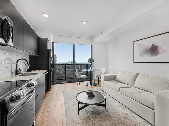 3rd image of 398 NE 5th St Unit 4005