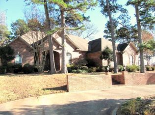 508 Autumnwood Dr, Russellville, AR 72802