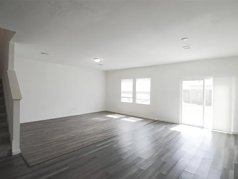 1052 Water Oak Ln — Photo 9