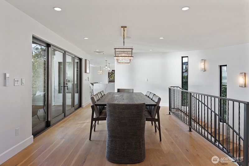 5th image of 4909 SW Othello Street