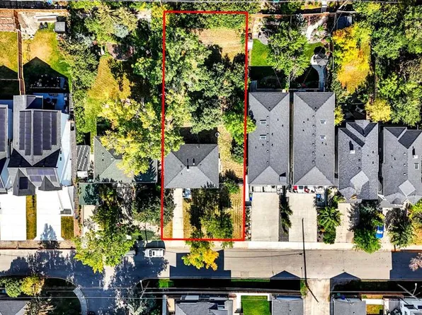 3652 S 8th Ave NW, Calgary, AB T2N 1E1