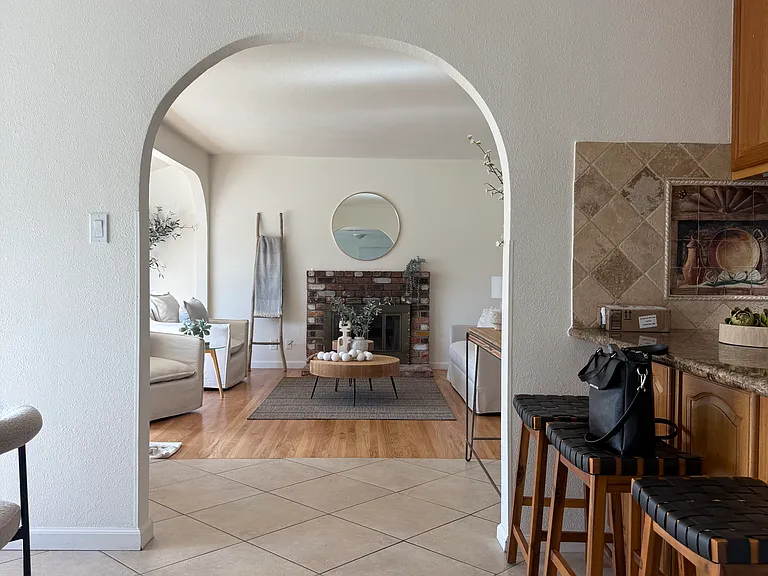 2671 Hawthorne Ave — Photo 5