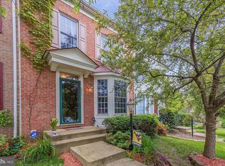 8903 Stable Forest Pl, Bristow, VA 20136