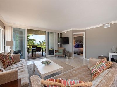 40 Seagate Dr APT 101, Naples, FL, 34103