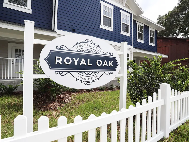 Royal Oak Apartments — Photo 5