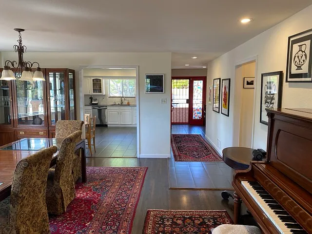 224 Hermosa Dr SE — Photo 125