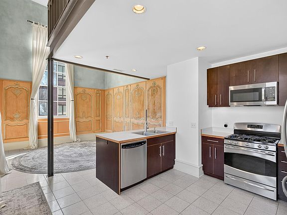 5th image of 214 4th St E Unit 101