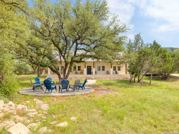 684 BIG SHADES RD, ConCan, TX 78838