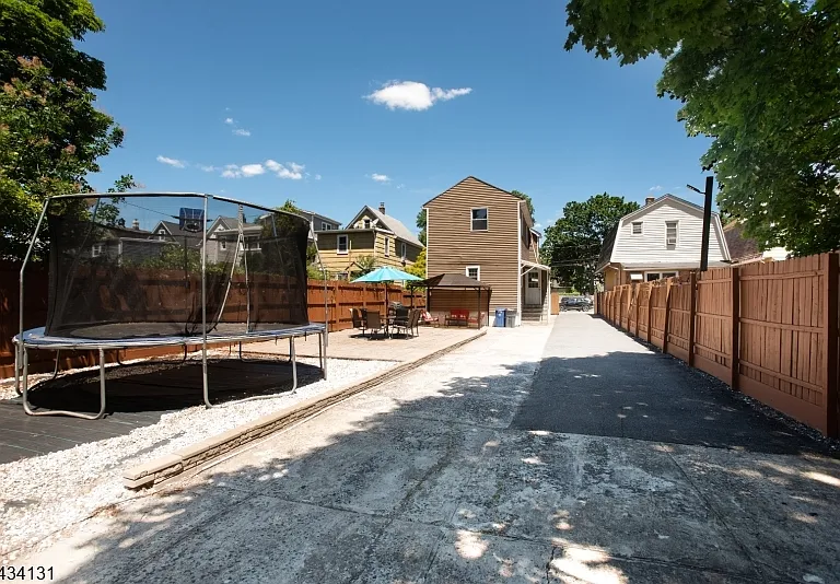 138 Jerome Pl — Photo 27