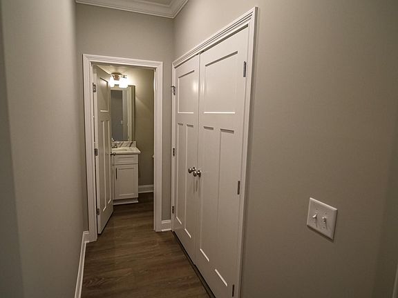 5th image of 428 Tapestry Pl