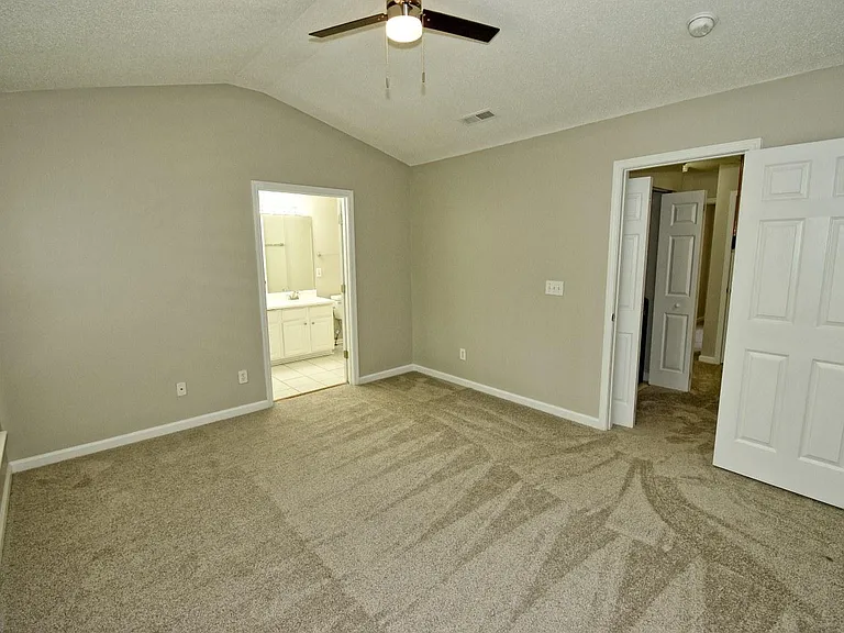 314 Canyon Lake Cir — Photo 18